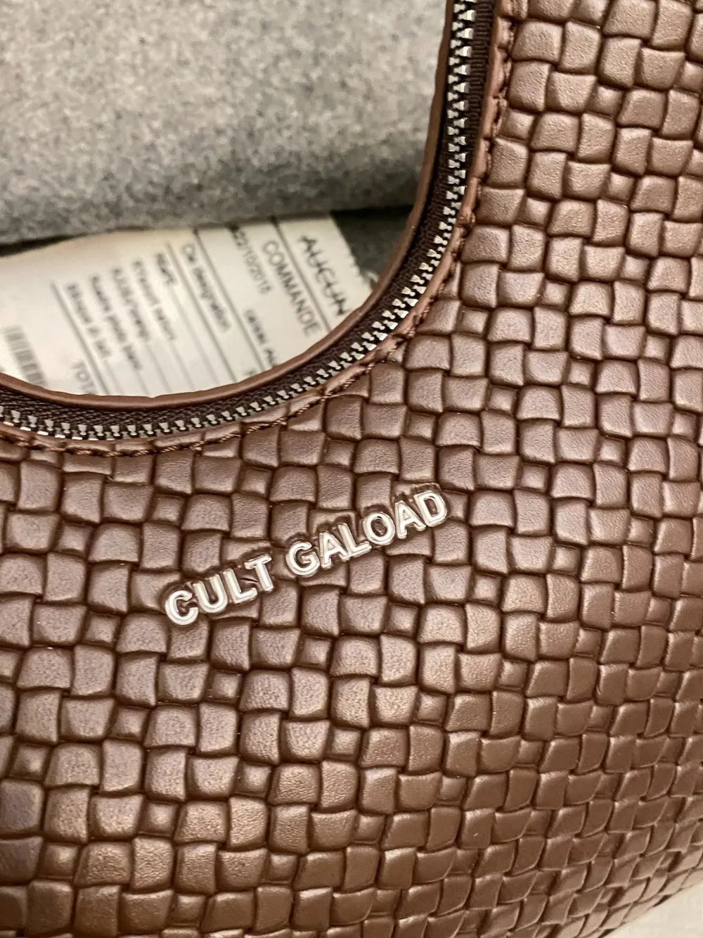 Texture PU Leather Shoulder Bag.