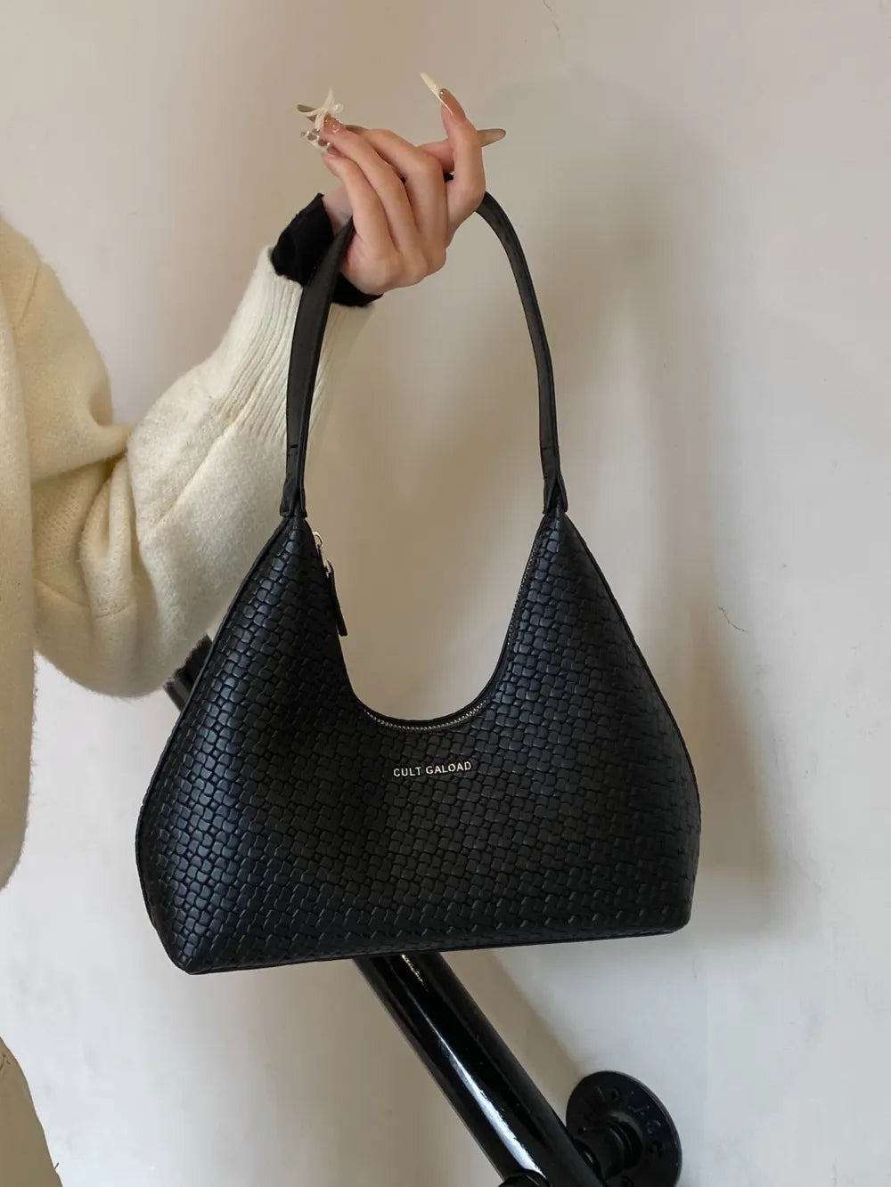 Texture PU Leather Shoulder Bag.