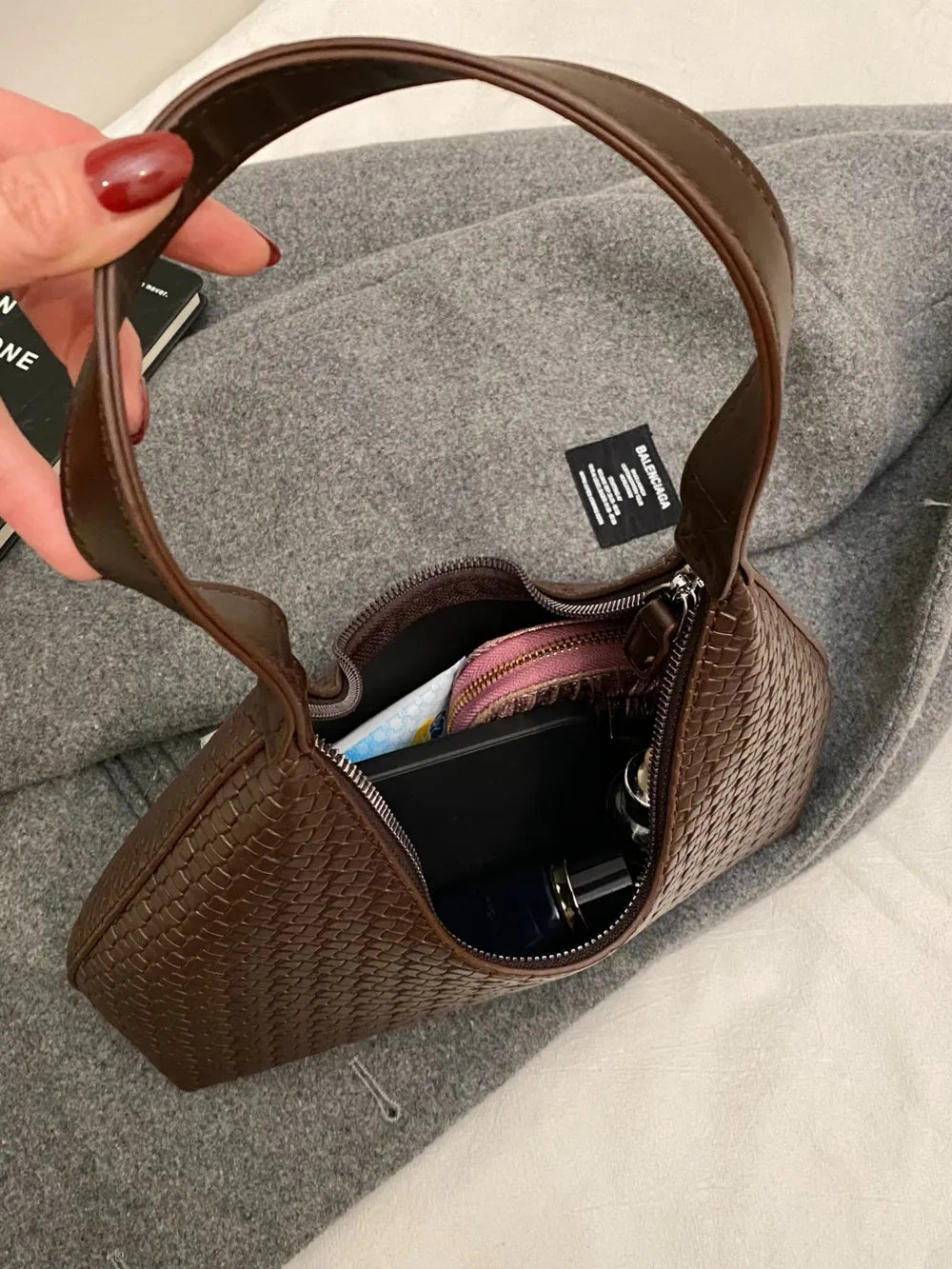 Texture PU Leather Shoulder Bag.