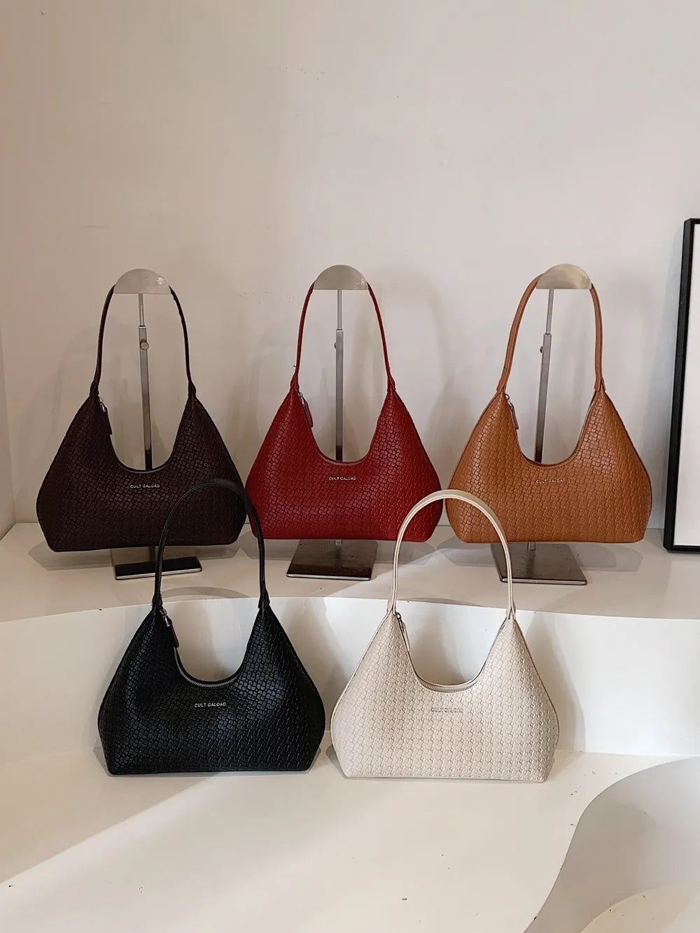Texture PU Leather Shoulder Bag.