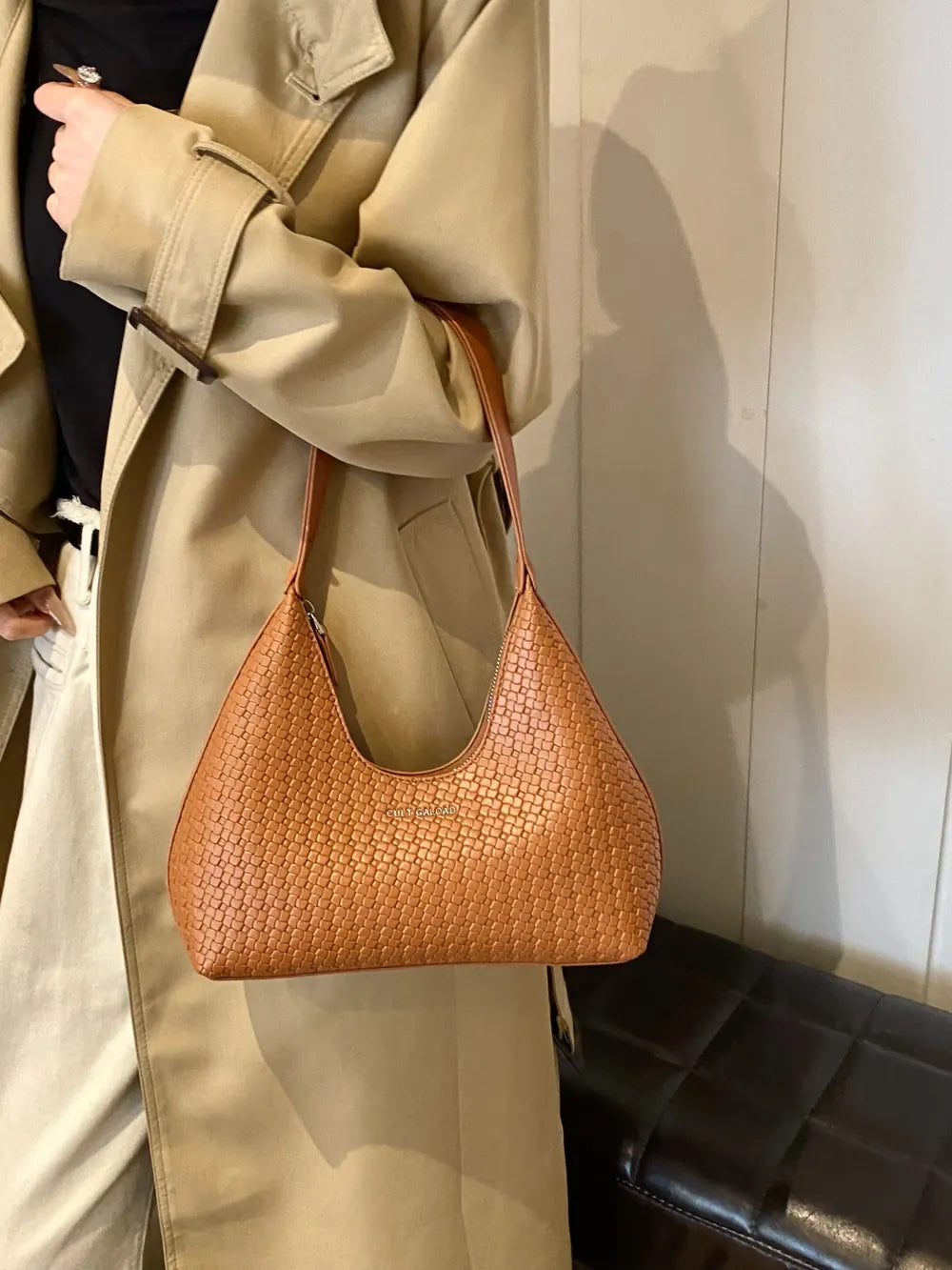 Texture PU Leather Shoulder Bag.