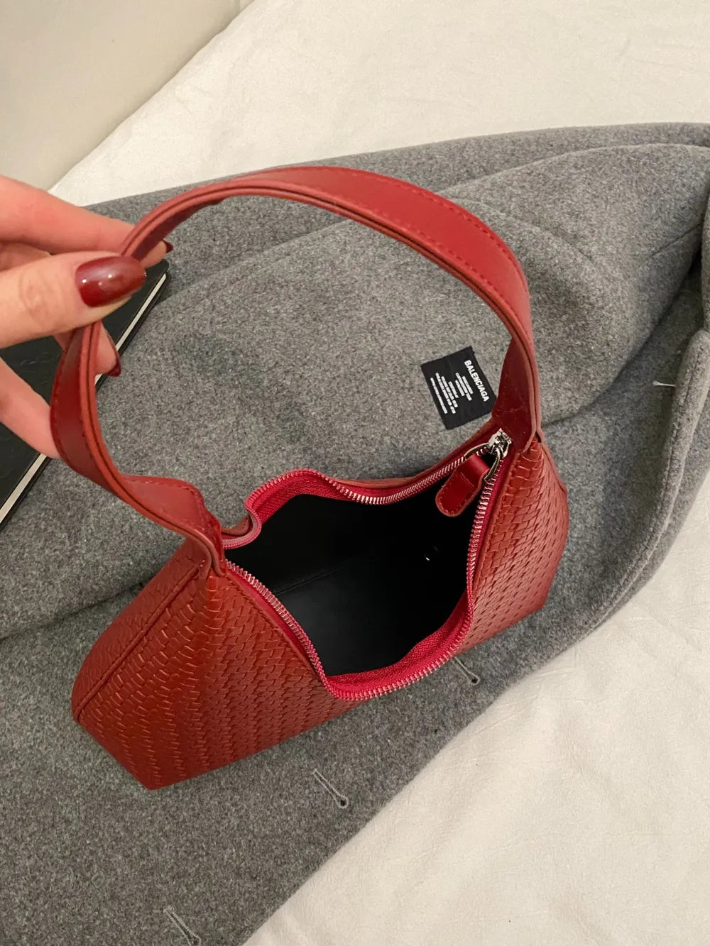 Texture PU Leather Shoulder Bag.