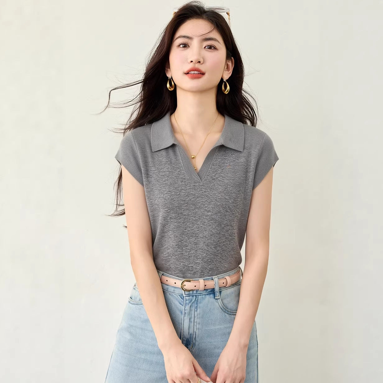 Polo Neck White Ice Silk Knit Short Sleeve T-Shirt for WomenUnique and Stylish Fitted Cropped Top