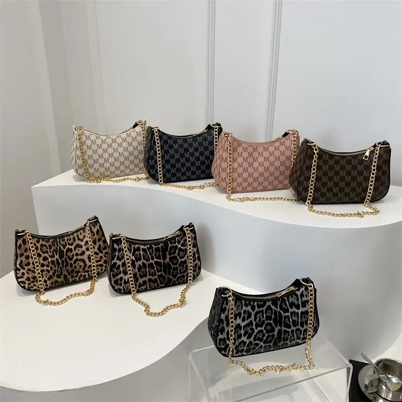 Bolso de Hombro con Cadena